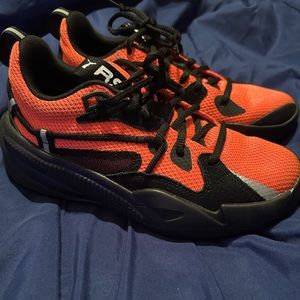 RS Dreamers Puma basketball shoes size 4.5, energy red